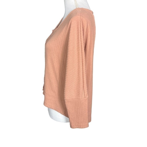 Boheme Textured Scoop Neck Top hook closure front, long sleeve blouse Size XS - Picture 2 of 6